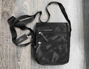 Купить итальянскую черную мужскую сумку из текстиля на плечо с доставкой по Москве и всей России в интернет-магазине модных сумок и аксессуаров