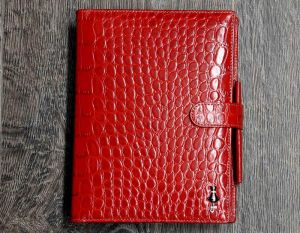 Обложка для ежедневника Sergio Valentini 3243-350 Купить итальянскую обложку для ежедневника из натуральной кожи с тиснением под рептилию с доставкой по Москве и всей России в интернет-магазине сумок и аксессуаров