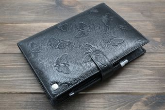 Обложка для ежедневника Sergio Valentini 3244-350 Купить итальянскую черную обложку для ежедневника из натуральной кожи с тиснением с доставкой по Москве и всей России в интернет-магазине сумок и аксессуаров