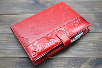 Обложка для ежедневника Sergio Valentini 3247-350 Купить итальянскую красную обложку для ежедневника из натуральной кожи с тиснением с доставкой по Москве и всей России в интернет-магазине сумок и аксессуаров