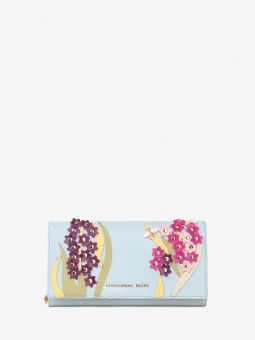 Купить итальянский большой голубой с разноцветным женский кошелёк из натуральной кожи аппликацией на заклепках с доставкой по Москве и всей России в интернет-магазине модных женских сумок и аксессуаров