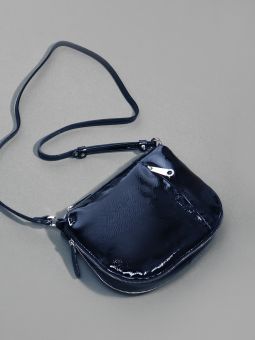  Купить итальянскую тёмно-синюю небольшую женскую сумку из лаковой кожи на или через плечо с доставкой по Москве и всей России в интернет-магазине модных сумок и аксессуаров‏