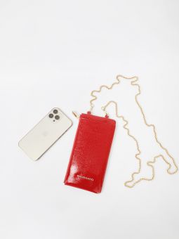 Купить итальянский красный небольшой женский кошелёк из натуральной лакированной кожи с цепочкой-ремешком с доставкой по Москве и всей России в интернет-магазине модных женских сумок и аксессуаров