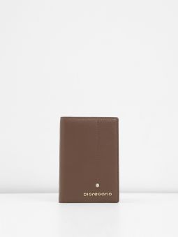 Купить женскую коричневую обложку для паспорта из натуральной кожи с доставкой по Москве и всей России в интернет-магазине модных женских сумок и аксессуаров