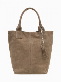 Купить итальянскую светло-коричневую большую женскую сумку-шоппер из натуральной замши на длинных ручках на плечо с доставкой по Москве и всей России в интернет-магазин модных женских сумок и аксессуаров