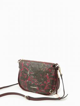 Купить итальянскую бордовую небольшую женскую сумку из натуральной кожи букле на длинном регулируемом кожаном ремешке на карабинах на или через плечо с доставкой по Москве и всей России в интернет-магазине модных женских и мужских сумок и аксессуаров